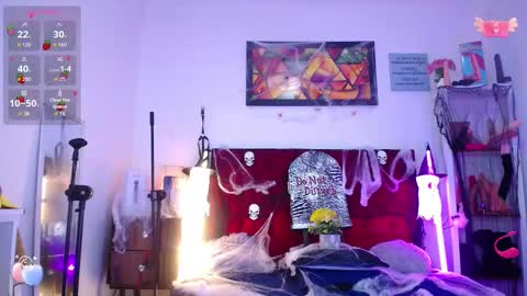 Snapshot of louise_nails chatting on October 17, 2025, 12:30 pm LouIse online show from October 17, 2025, 12:30 pm