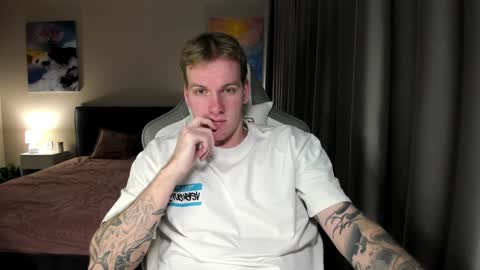 Louis  online show from December 26, 2024, 3:49 am