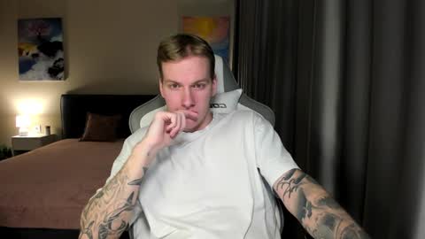 Louis  online show from December 30, 2024, 1:26 am