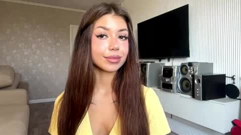 Snapshot of louiswawrzyniak chatting on May 14, 2026, 7:26 am Flora online show from May 14, 2026, 7:26 am