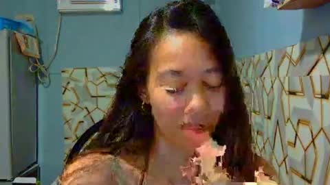 lourdesa24 online show from May 11, 2026, 4:04 pm