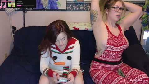 Snapshot of lovalentine chatting on December 24, 2024, 4:55 am Lo Valentine online show from December 24, 2024, 4:55 am