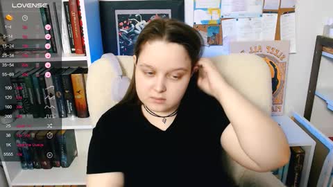 Snapshot of lovbess chatting on February 23, 2026, 6:05 pm Mia online show from February 23, 2026, 6:05 pm
