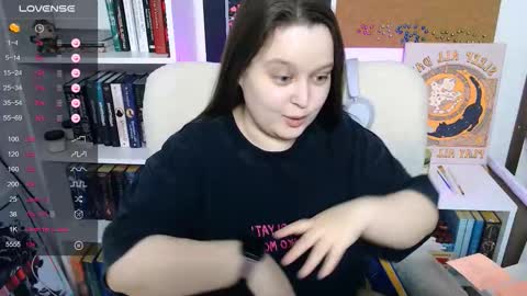 Snapshot of lovbess chatting on February 25, 2026, 3:32 pm Mia online show from February 25, 2026, 3:32 pm