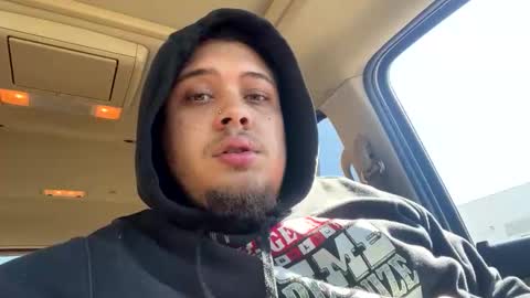 love01109 online show from October 2, 2025, 3:52 pm