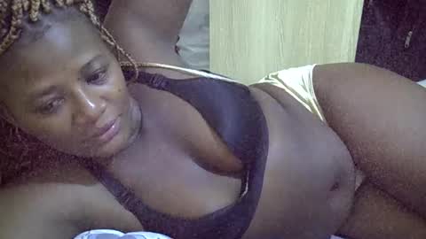 Snapshot of love_bug02 chatting on February 8, 2026, 8:23 pm love bug online show from February 8, 2026, 8:23 pm