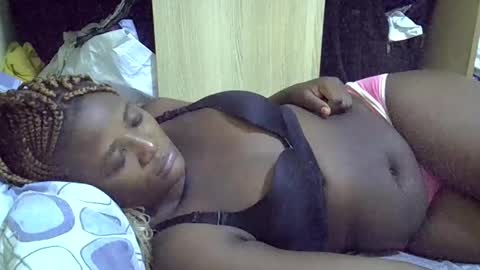 Snapshot of love_bug02 chatting on February 10, 2026, 1:32 am love bug online show from February 10, 2026, 1:32 am