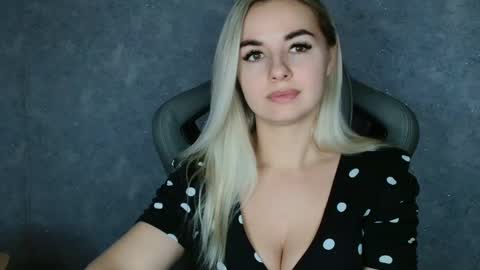 Megane online show from January 16, 2025, 1:25 pm