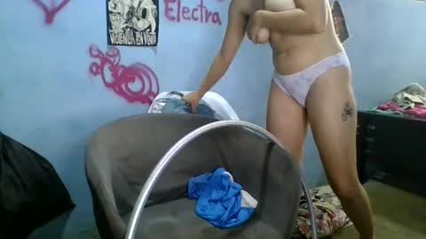 love_electra online show from February 26, 2025, 3:52 pm