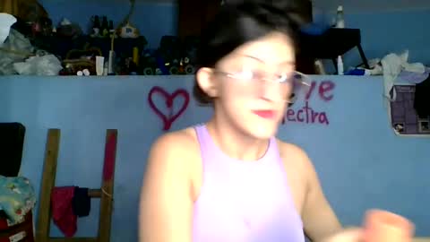 love_electra online show from September 25, 2025, 2:43 pm