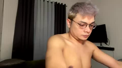 love_hottieh online show from July 22, 2026, 7:44 am