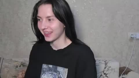 Snapshot of love_lina_muuur chatting on July 31, 2026, 9:47 pm LINA online show from July 31, 2026, 9:47 pm