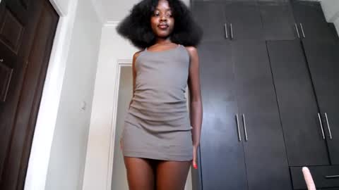 Snapshot of love_miah chatting on July 24, 2026, 12:25 pm Miah online show from July 24, 2026, 12:25 pm