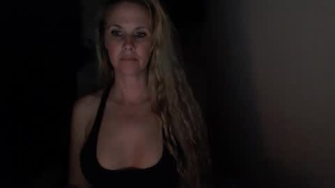 LoVe On  online show from April 11, 2026, 2:27 am