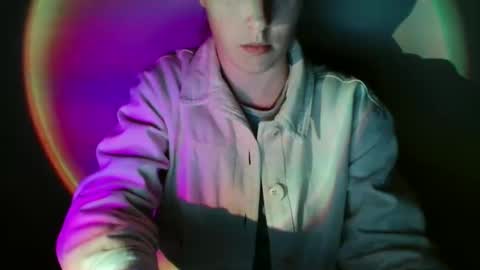 Vivian online show from February 3, 2026, 12:10 pm