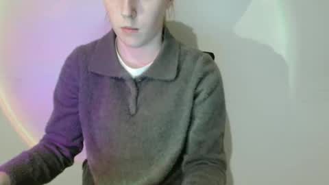 Vivian online show from February 20, 2026, 1:33 pm