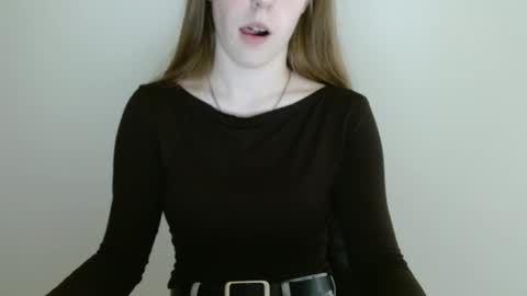 Snapshot of love_vivian chatting on May 15, 2026, 12:23 pm Vivian online show from May 15, 2026, 12:23 pm