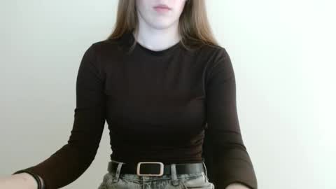 Snapshot of love_vivian chatting on May 20, 2026, 12:33 pm Vivian online show from May 20, 2026, 12:33 pm