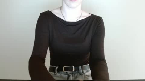 Snapshot of love_vivian chatting on May 21, 2026, 12:45 pm Vivian online show from May 21, 2026, 12:45 pm