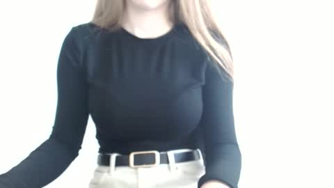 Snapshot of love_vivian chatting on June 3, 2026, 2:33 pm Vivian online show from June 3, 2026, 2:33 pm