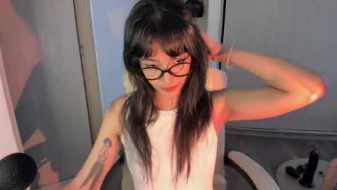 Snapshot of loveablecarol chatting on December 2, 2025, 8:04 pm Carol online show from December 2, 2025, 8:04 pm