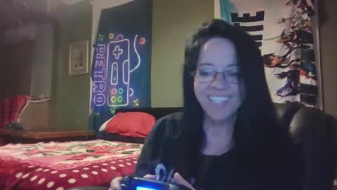 loveashlii online show from May 13, 2026, 4:32 am