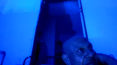 Snapshot of loveazz4me chatting on June 12, 2026, 11:20 am loveazz4me online show from June 12, 2026, 11:20 am
