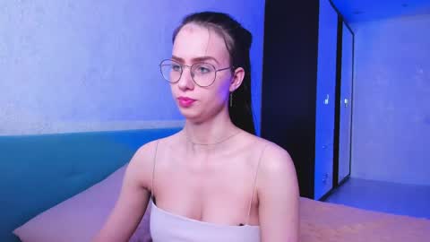 Snapshot of lovebettie chatting on April 17, 2026, 8:50 am Elisabette online show from April 17, 2026, 8:50 am