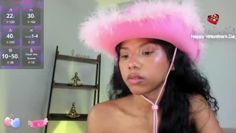 Snapshot of lovecurls_ chatting on January 12, 2025, 3:49 am Luna online show from January 12, 2025, 3:49 am