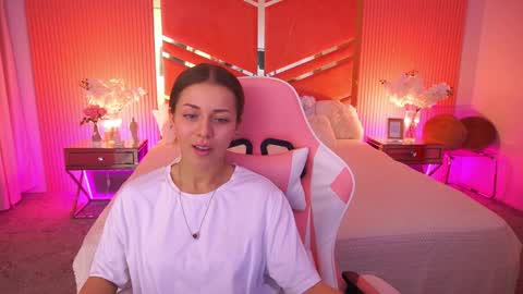 loveedove online show from April 9, 2026, 2:11 pm
