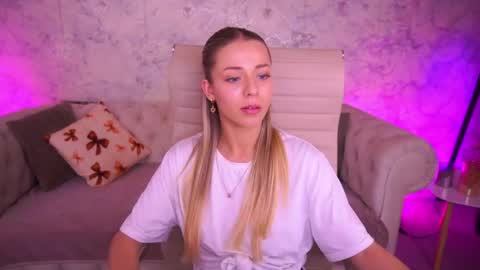 loveedove online show from May 11, 2026, 1:17 pm