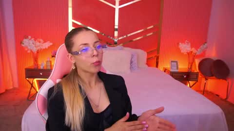 loveedove online show from May 19, 2026, 5:58 am