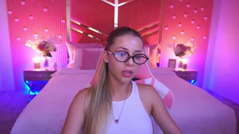 loveedove online show from June 22, 2026, 12:02 pm