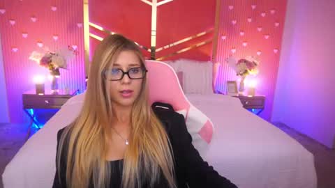 loveedove online show from July 23, 2026, 12:36 pm