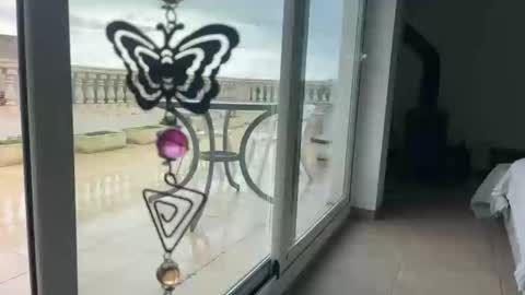 Loveisperfect online show from November 8, 2025, 9:31 am