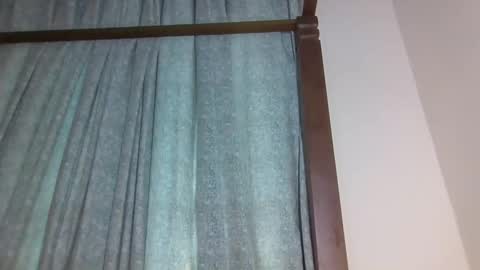 lovelbrownie online show from November 1, 2025, 10:50 am