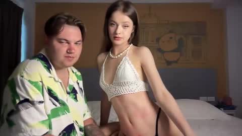 Snapshot of lovelly_mooncouple chatting on March 3, 2025, 9:44 am Mileena and Oliver online show from March 3, 2025, 9:44 am