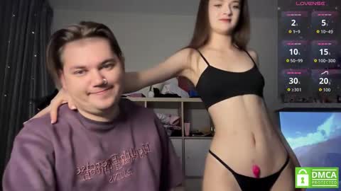 Snapshot of lovelly_mooncouple chatting on September 18, 2025, 10:39 am Mileena and Oliver online show from September 18, 2025, 10:39 am