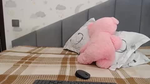 lovellykitty online show from March 3, 2026, 7:47 am