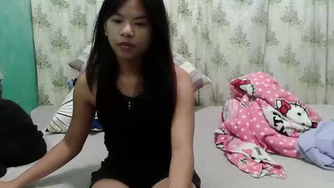 Snapshot of lovellypussy4u chatting on December 5, 2025, 2:58 pm lovellypussy4u online show from December 5, 2025, 2:58 pm