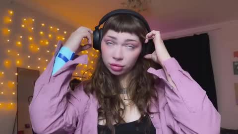 Elsa online show from December 2, 2024, 5:59 am