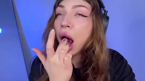 Elsa online show from March 10, 2025, 3:45 am