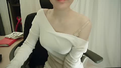 Snapshot of lovely_dana chatting on March 9, 2025, 3:38 pm DANA KIM online show from March 9, 2025, 3:38 pm