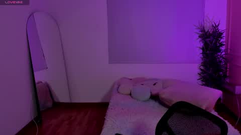 Emma online show from June 9, 2026, 1:23 pm