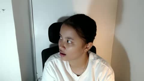 Snapshot of lovely_kiara16 chatting on May 19, 2026, 9:04 am Kiara online show from May 19, 2026, 9:04 am
