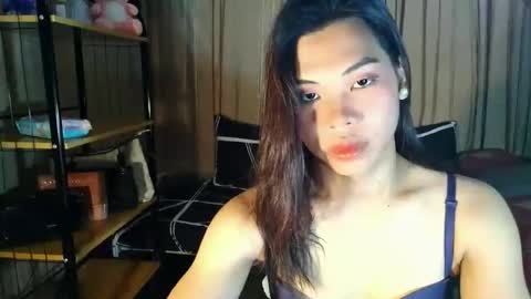 lovely_krizzy online show from February 11, 2026, 1:32 am
