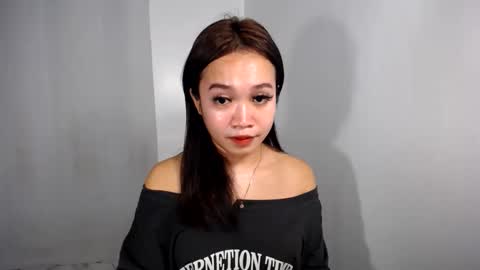 lovely_lianne online show from June 9, 2026, 3:40 am
