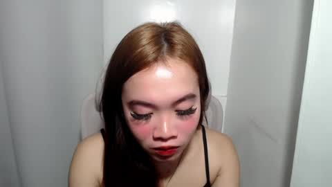 lovely_lianne online show from July 28, 2026, 2:13 pm