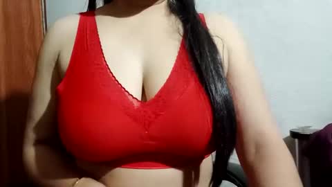 Snapshot of lovely_sweet_girl chatting on April 5, 2026, 2:42 am katrina follow me guys online show from April 5, 2026, 2:42 am