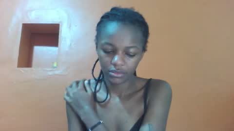Snapshot of lovely_yvonne chatting on October 15, 2025, 3:17 am Lovely yvonne online show from October 15, 2025, 3:17 am